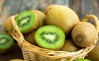 農(nóng)村小伙種植獼猴桃，一年實(shí)現(xiàn)財(cái)富飛速增長的成功之路